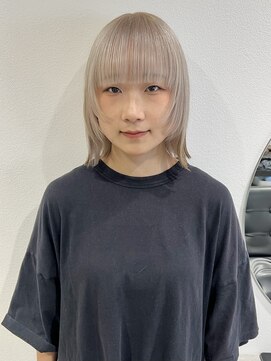 ラミエバイメルト 下北沢(lamie by melt) ウルフボブ 顔周りレイヤー ホワイトシルバー デザインカラー