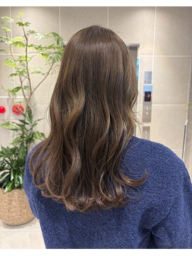 クララ ヒロシマセカンドフロア(CLALA Hiroshima 2nd floor) カーキベージュ／透明感カラー／ミディアムロング