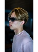 外国人風センターパートテーパーフェード