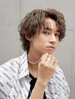 フィフス 原宿(fifth)&nbsp;王道センターパートウルフ波巻きスパイラルパーマツーブロック