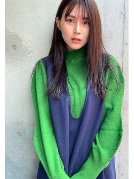 スリー(THREE) ナチュラルロング