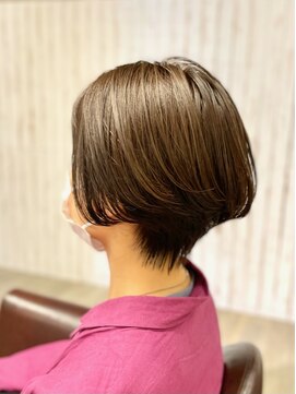 アンプリュス リアン(1+ Unplus lien) アッシュグレージュ前下がりショート