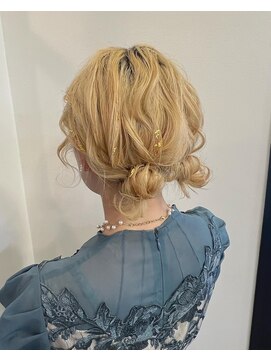 トータルビューティ ジェム バイ ヘアタイム(TOTAL BEAUTY gem by HAIR TIME) お呼ばれヘア ツインお団子アレンジ