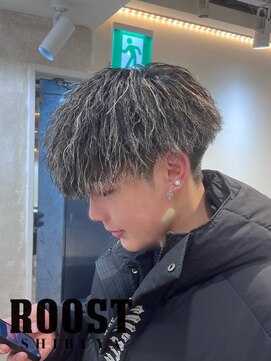 ルースト 渋谷店(ROOST) ホワイトハイライトツイスパ