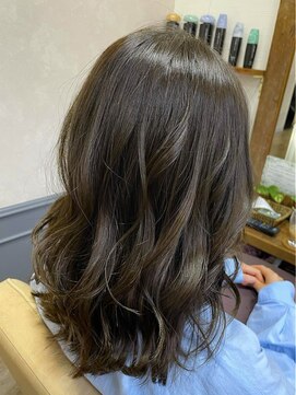 カミケン 清明店(kamiken.) 深みグレージュ透明感さらツヤ巻き髪大人上品【カミケン清明店】