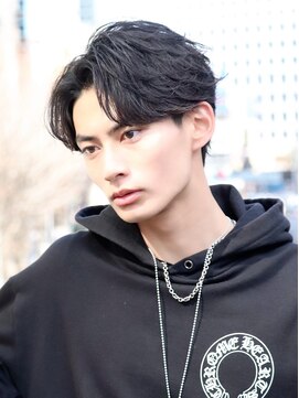 アーリー(Ali'i) センターパートソフトツイストパーママッシュウルフカルマパーマ