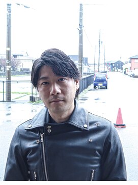 イコール(equal) ナチュラル毛流れニュアンスパーマウルフ