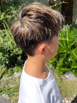 ナカオコアフュール(NAKAO COIFFURE)&nbsp;刈り上げツーブロック　メッシュ　ブリーチカラー　ベージュ