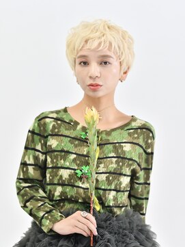 ロアーヘアー フォルド 小倉店(RAWR hair FOLD) 【RAWR】大人ショートボブホワイトブロンド_美髪