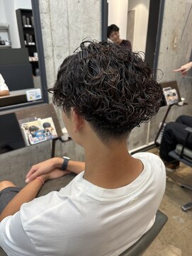 アロー 船橋店(AROH) MEN’S HAIR/サーフカール/刈り上げセンターパート/船橋