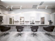 メンズ ピノ(Men's PINOT)の雰囲気(★モノトーンで配色された都会的なトレンドサロン★)