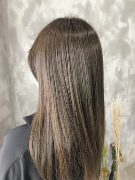 リュッカ(Lyuck) 艶やかロング