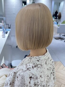 ロンドエニカ 大宮(Lond enika) ケアブリーチハイトーンカラーぱっつんボブ　大宮美容室