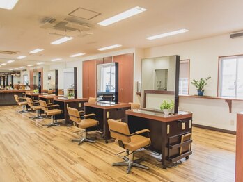 Hair Make Debut 宜野湾店【ヘアーメイクデビュー】