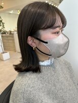 エミュスト(Emuest)&nbsp;切りっぱなし肩ラインボブとオリーブベージュカラー ☆