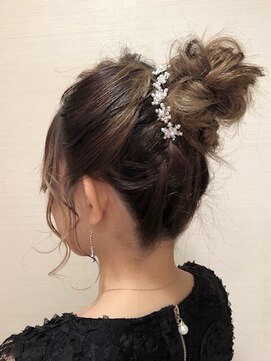 ウィロー(WILLOW) 【WILLOW京橋】ゆるふわおだんごヘアアレンジ（中原由貴）