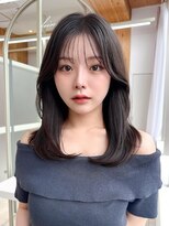 ラルユー 金山(LallYou)&nbsp;30代に人気！顔周りの後れ毛がかわいいシャギーレイヤーロング