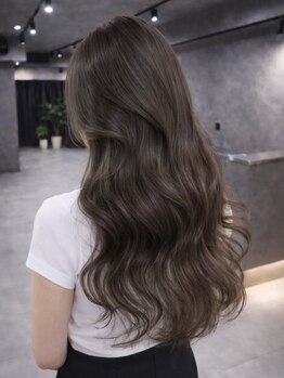 ネームレス 心斎橋(nameless)の写真/30代大人女性へ☆レイヤーで叶える艶髪と透明感!ロングヘアも美しく!◎