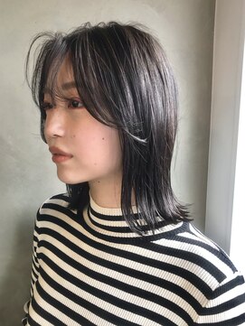 シセイ 青山(SHISEI) ミディアム/アッシュブラウン/外ハネ