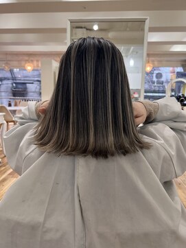 リア(riah) コントラスト抜群バレイヤージュ