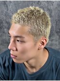 金髪ショートモヒカン
