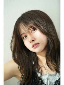 ウタ 【uta 酒井】くすみブラウン×ミディアムスタイル