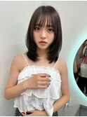 くびレイヤー前髪ありイメチェンアンブレラカラーこなれミディ