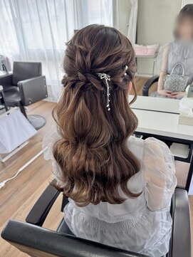 オウン(AUN) ハーフアップ