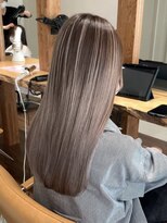 ラグーン(LAGOON)&nbsp;バレイヤージュグレージュハイライトダブルカラーケアブリーチ