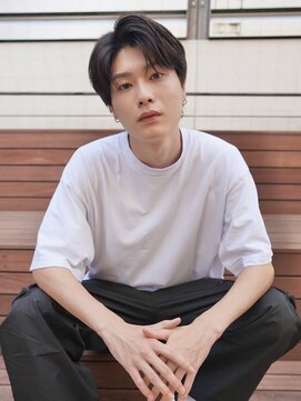 ニコ トウキョウ ロジック(nico TOKYO Logic) センターパートニュアンスパーマフェザーパーマ