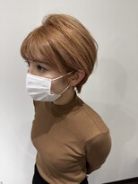 ミュウ(Miiiu)&nbsp;大人可愛い透明感ハイトーンダブルカラーベージュ小顔ショート