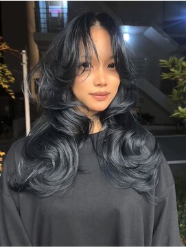 ヌエン 渋谷(NU/EN) バタフライレイヤーカット/ダークアッシュ/バレイヤージュ