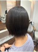 艶ブラウンで大人ボブに