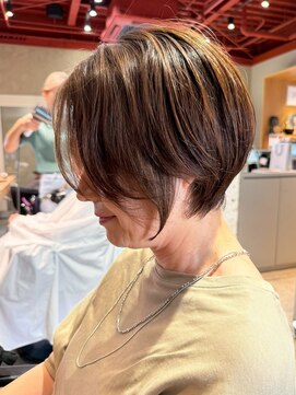 ナチュラル ヘアーデザイニング(Natural hair designing) 骨格補正ひし形シルエット/上品くびれショート/マロンブラウン