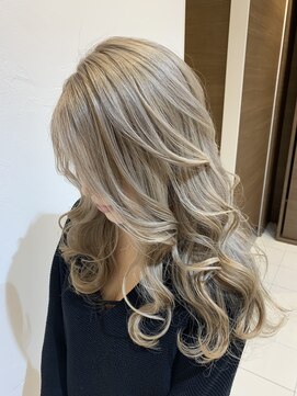 ローレン(Rollen) 大人気ホワイトグレージュカラー！