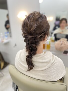 ゴカン(Gokan) 結婚式ヘアあみおろし