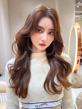 ロンド アンブル 四条烏丸(Lond ambre) フェイスレイヤーを活かしてふんわりクビレの動きに