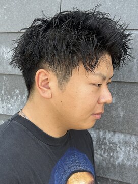 ヒュイル バイ ニアウ(Hwyl by Niau) メンズツーブロックツイストスパイラルパーマニュアンスパーマ