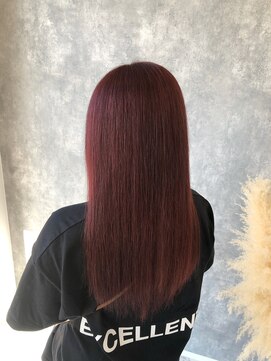 ヘアアンドメイク ムーア(Muuua) ワインレッド