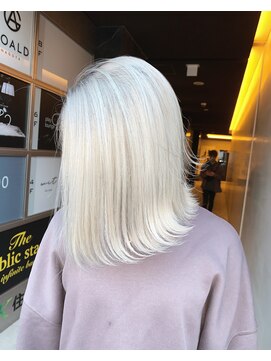 ディーエヌエー バイ エゴル(DiNA by ENGOL) ホワイトカラー/ハイトーンカラー