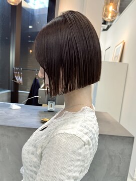 ミィ 表参道(mee.) 似合わせカット ボブヘア 縮毛矯正 ミニボブ 切りっぱなしボブ