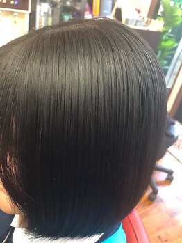 ふぉうとれすの写真/ひとりひとりの毛量に合わせた微調整カットが好評！顔周りの繊細なカットも得意♪リピート多数◎