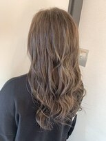 ナフィ バイ エイム 町田店(Nafie by eim)&nbsp;大人可愛い/ミルクティーベージュ/波巻きウェーブ/透明感カラー