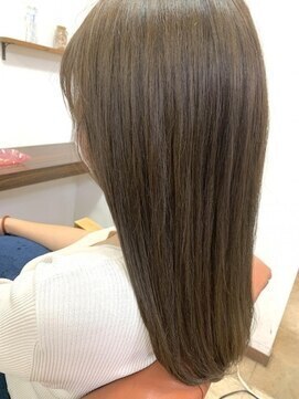 シロ(siro) 髪を柔らかく見せるショコラグレージュ☆松井美咲季