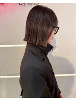 シーン バイ ラッド(SCENE by RAD)&nbsp;顔まわりレイヤー入りショートボブで小顔盛り顔まわりカット艶感