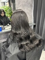 ネームレス 心斎橋(nameless)&nbsp;グレーブラック×髪質改善トリートメントの艶ロング｜心斎橋