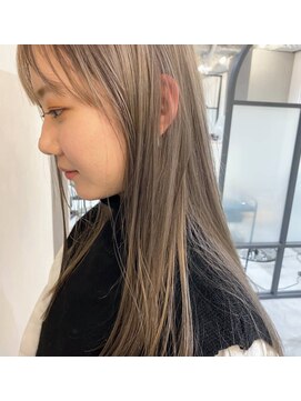 エイミー 布施店(eimee) 切りっぱなし小顔ロングカーキベージュカラー[布施駅/布施西北口