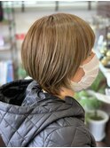 ショートボブ