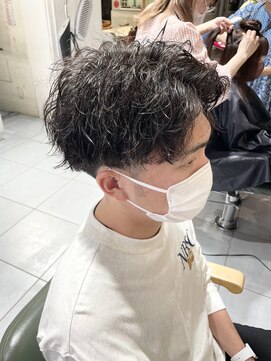 ネオリーブカフ 鶴ヶ峰店(Neolive caff) ツイスパ メンズ センターパート