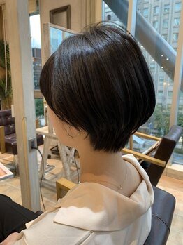 クルル(cururu)の写真/【経験豊富なハイキャリアスタイリストの技術☆】大人女性のお悩みをカットで解決!伸びてもまとまる髪形に